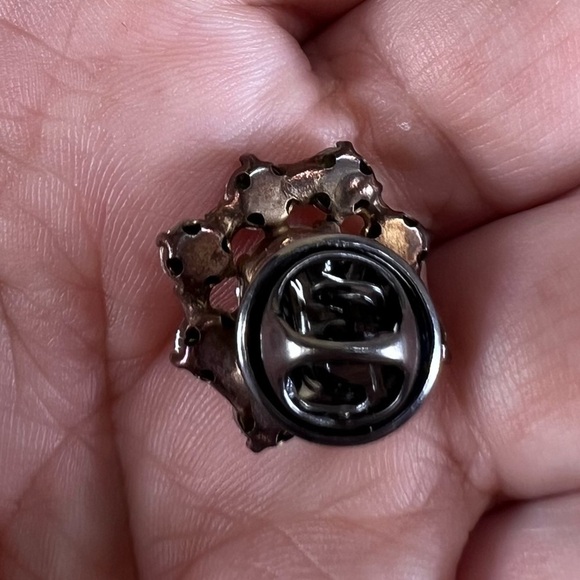 Repurposed clipon earrings turned into pins, tie tacks, brooches and pin buttons - Picture 6 of 9